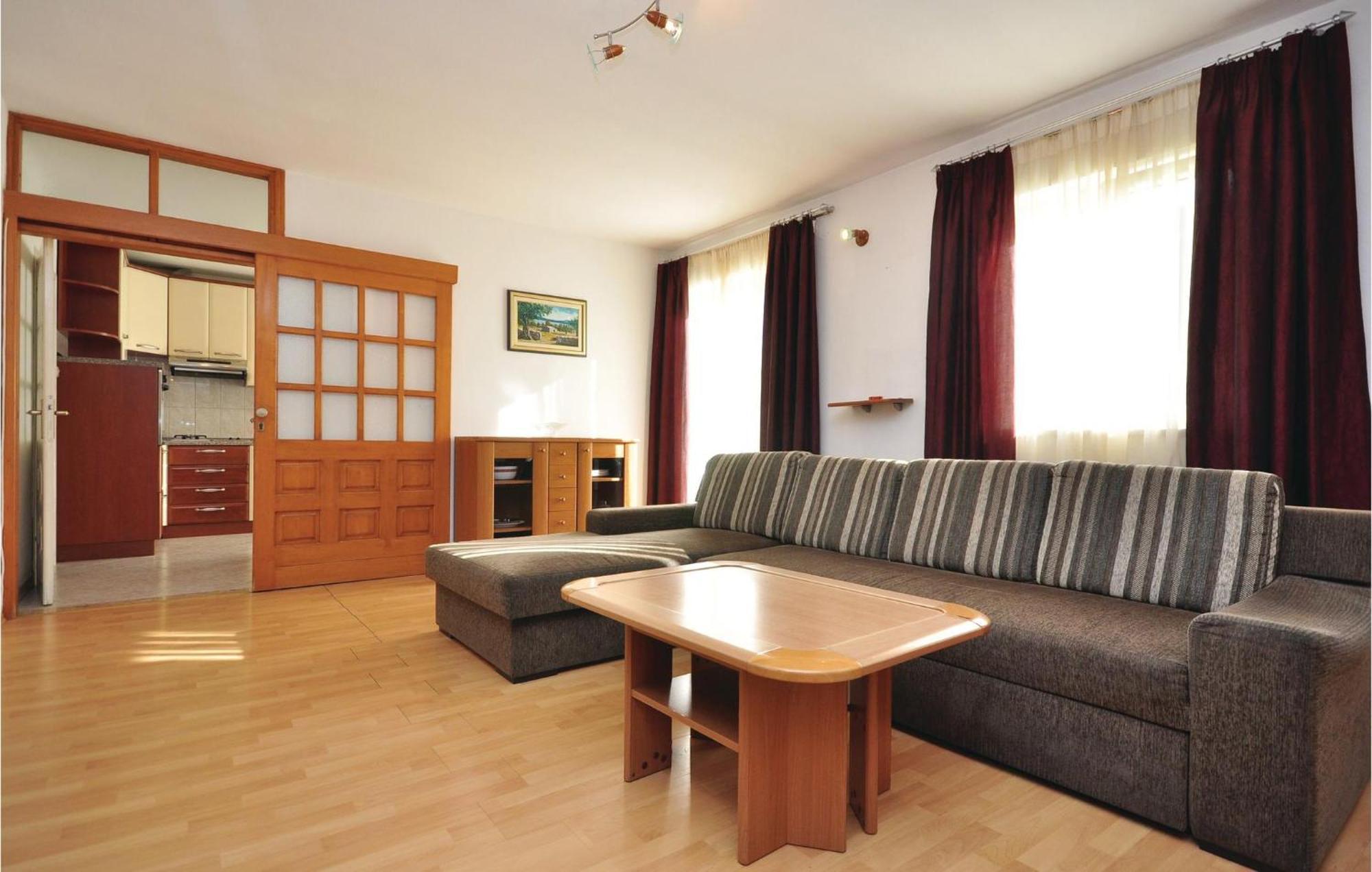 3 Bedroom Awesome Apartment In Pucisca Eksteriør bilde