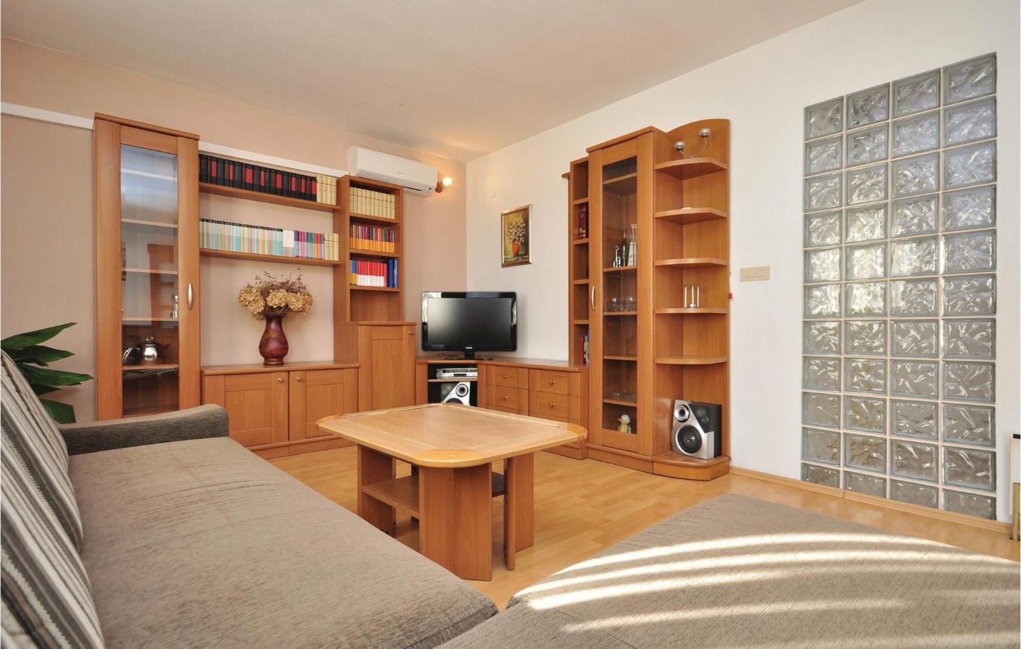 3 Bedroom Awesome Apartment In Pucisca Eksteriør bilde