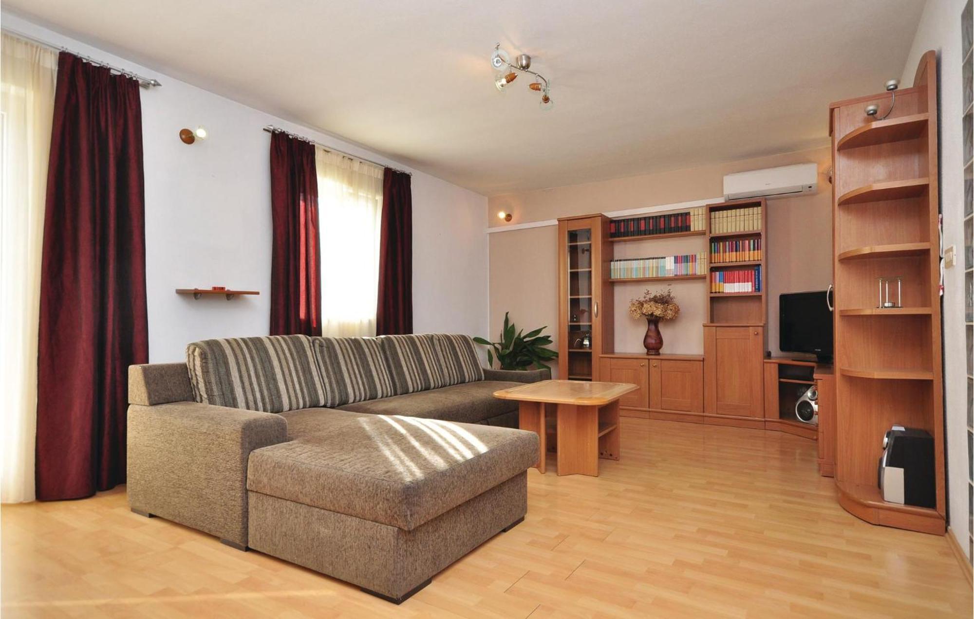 3 Bedroom Awesome Apartment In Pucisca Eksteriør bilde